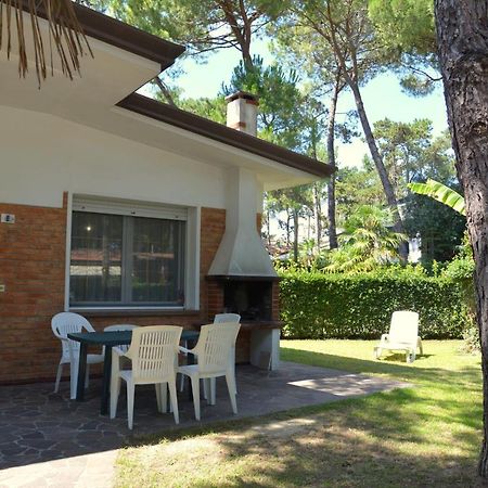Villa A Lignano Con 2 Camere E Giardino Lignano Sabbiadoro Eksteriør billede