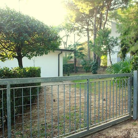 Villa A Lignano Con 2 Camere E Giardino Lignano Sabbiadoro Eksteriør billede