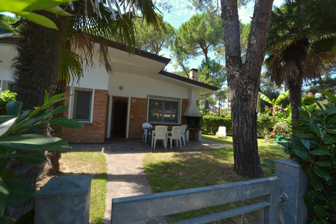 Villa A Lignano Con 2 Camere E Giardino Lignano Sabbiadoro Eksteriør billede