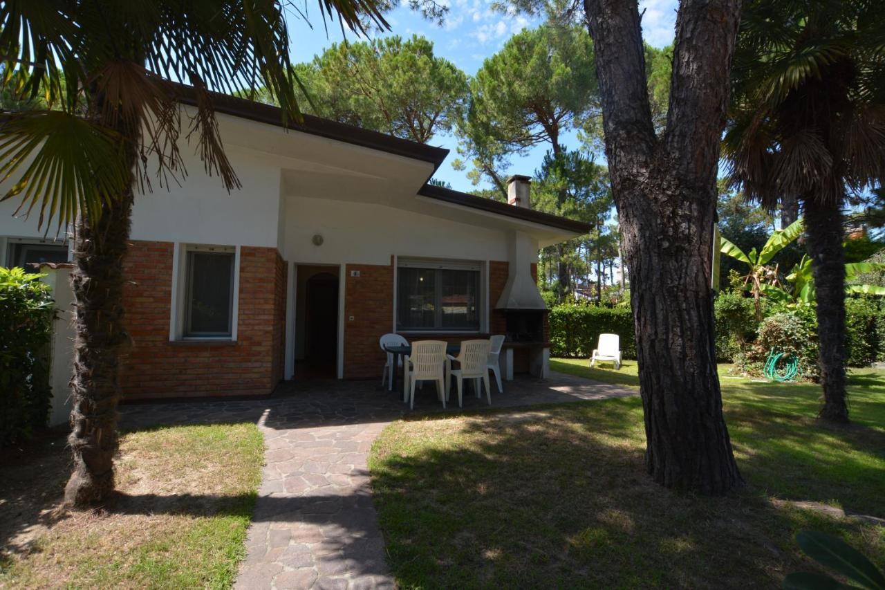 Villa A Lignano Con 2 Camere E Giardino Lignano Sabbiadoro Eksteriør billede
