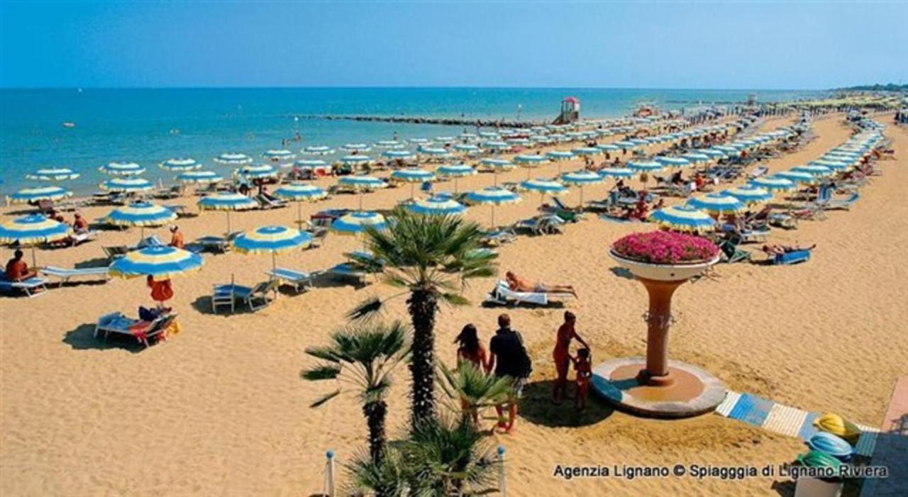 Villa A Lignano Con 2 Camere E Giardino Lignano Sabbiadoro Eksteriør billede